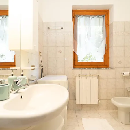 Casa Con Parcheggio, Piscina Giardino, Barbecue * Sala Comacina