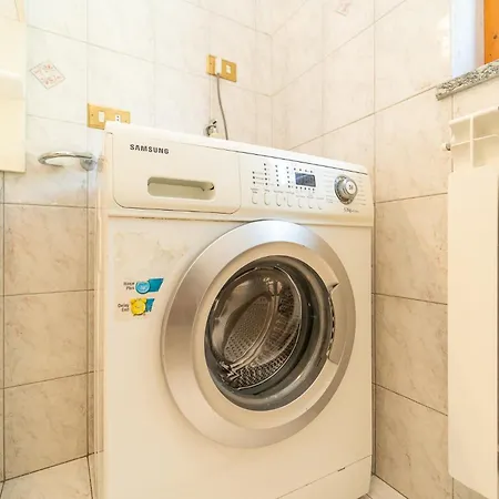 Casa Con Parcheggio, Piscina Giardino, Barbecue